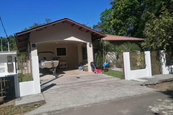 Casa en venta en esquina