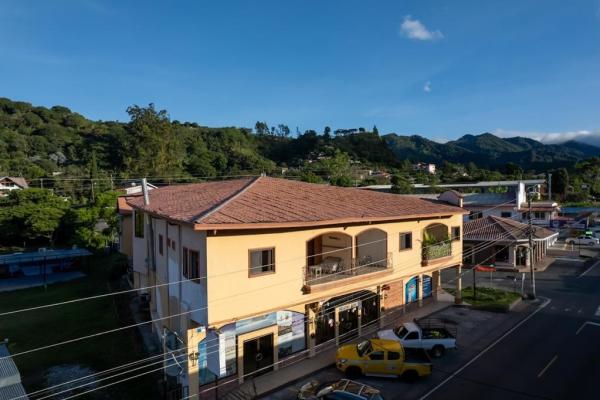 Apartamento de dos rec. dos baños en el pueblo de boquete