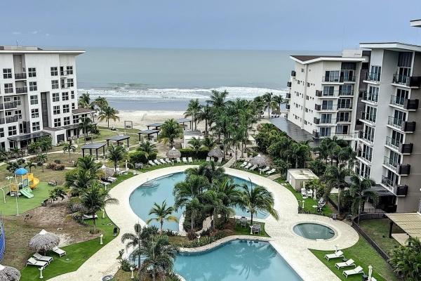 Venta de apartamento en playa caracol con vista al mar y amoblado