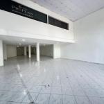 Se alquila local comercial en calle 50