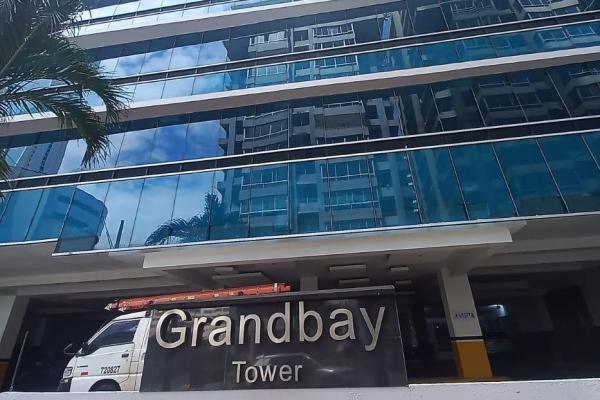 Venta de apartamento en ph grand bay tower