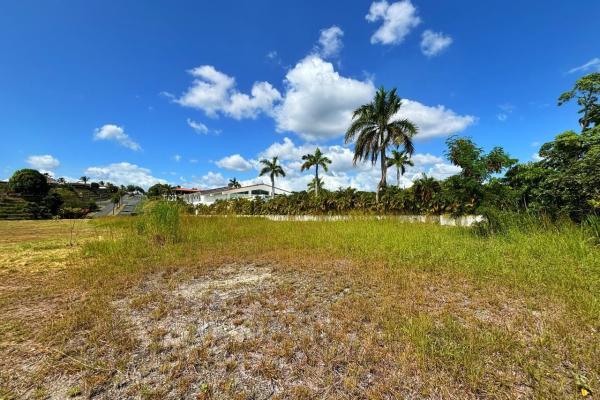 Lote privilegiado frente al mar en vista mar