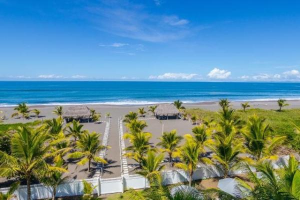 Excelente condominio amueblado de 3 dormitorios con vista al mar