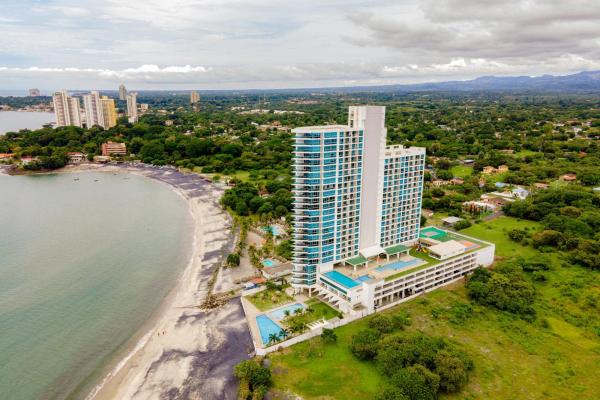 Impresionante residencia frente al mar en royal palm nueva gorgona