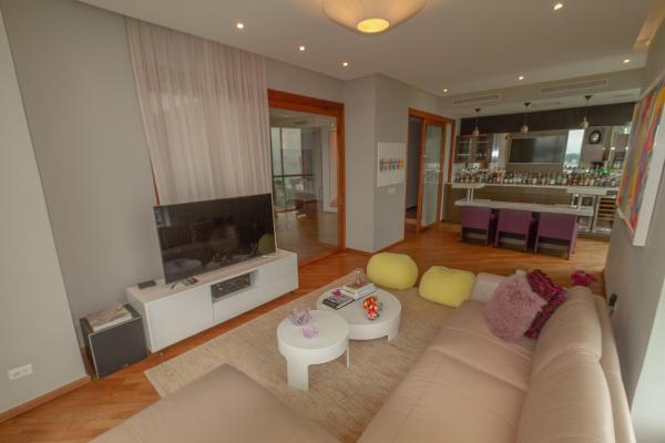 Se vende apartamento en park one, altos del golf