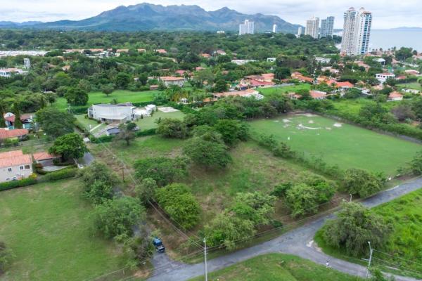 Lote plano de 1,200 m2 cerca de playa coronado panamá