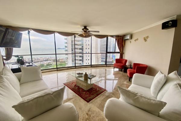 Venta de apartamento en ph rocamar en avenida balboa