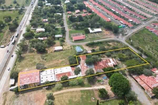 Venta de terreno comercial de 6978m2 con galera de 3000m2