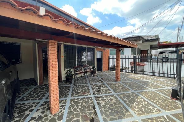 Venta de casa con 2 residencias independientes en betania