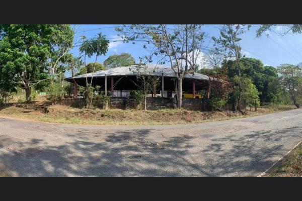 Vendo casa con mucho terreno en sta rita la chorrera