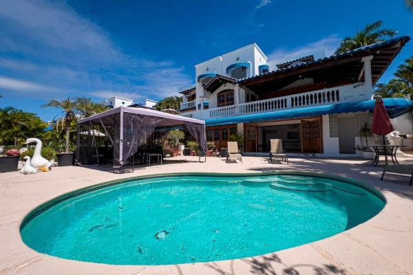 Se vende dúplex frente al mar en playa blanca, río hato