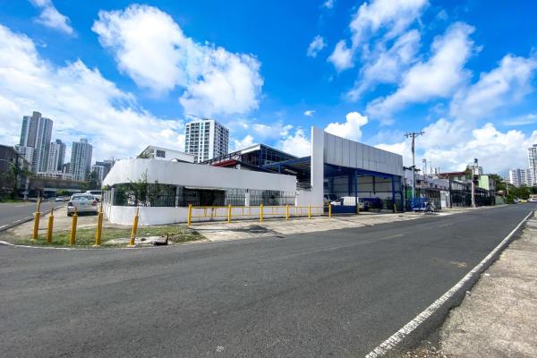 Alquiler de galera con 2 cuartos fríos y oficinas