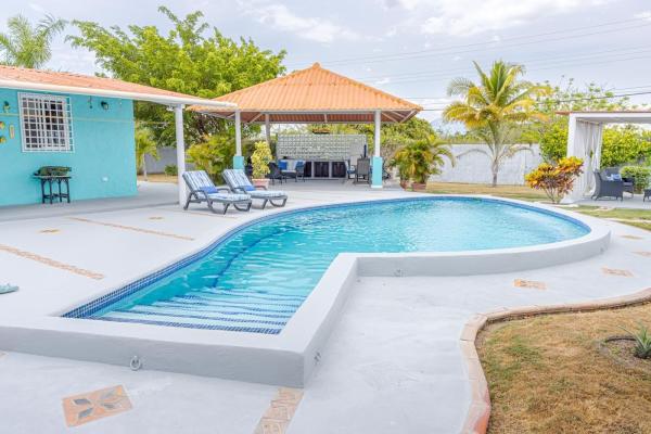 Casa de 2 recamaras y 2 baños con piscina gorgona panama