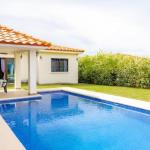 Casa con piscina y casita en hacienda pacífica san carlos panamá