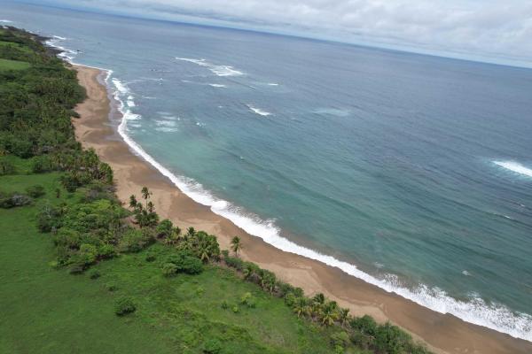 1.15 hectareas y residencias frente playa los destiladeros pedasi