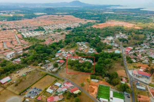 Terreno residencial o comercial en la chorrera