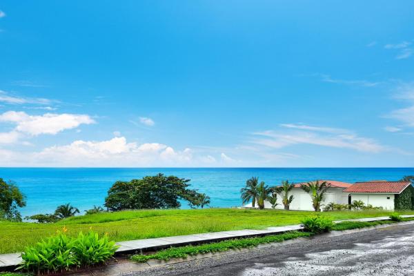 Terreno en venta frente al mar, en pedasí