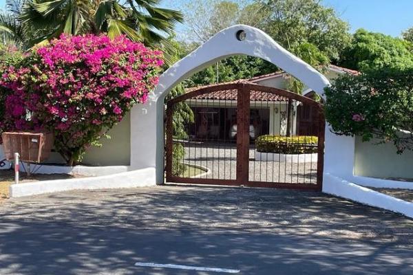 Cómoda y acogedora casa de playa en coronado a tan solo $375,000.00