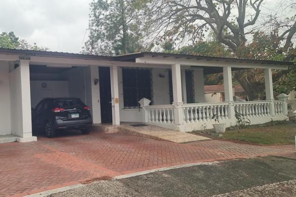 Venta de casa en diablo, ancón