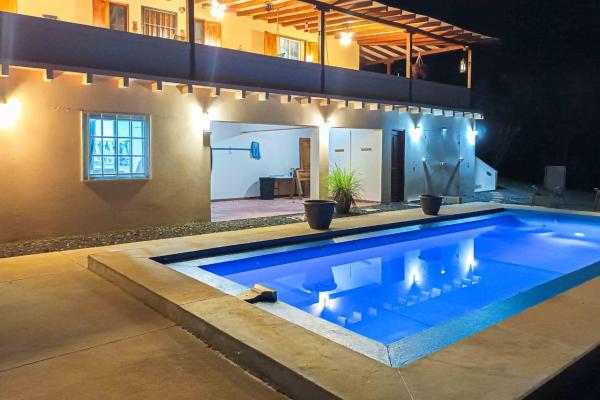 Casa de 2 dormitorios con vista al mar, piscina y servicios personalizados