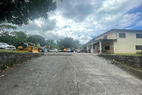 Vendo o alquilo terreno con local comercial en ciudad bolivar