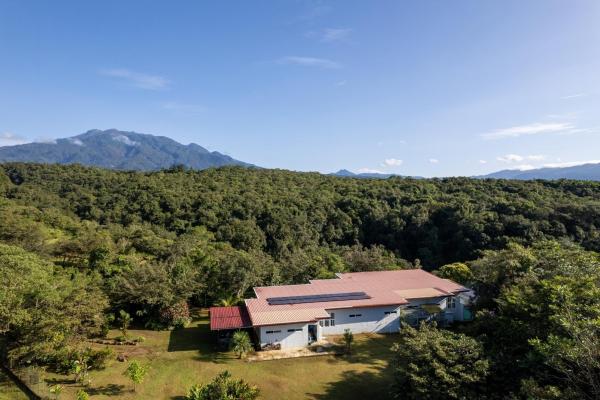 Casa de diseño moderno en potrerillos chiriquí