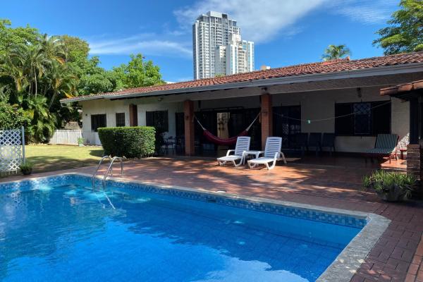 Venta casa la loma con piscina