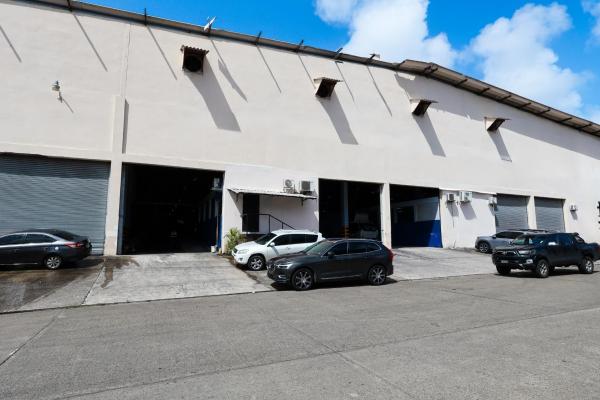 Se vende bodega en zona libre, france field