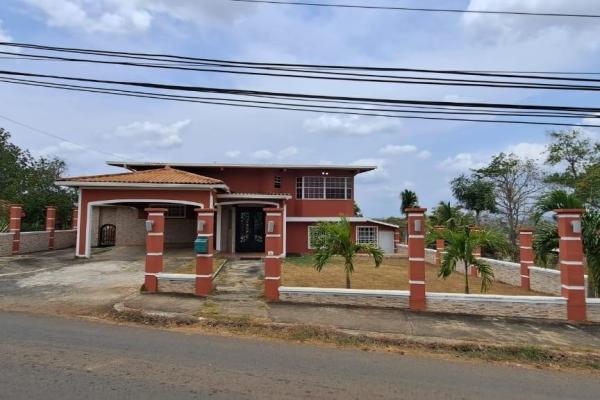 Se vende casa de dos niveles en la chorrera, panamá oeste