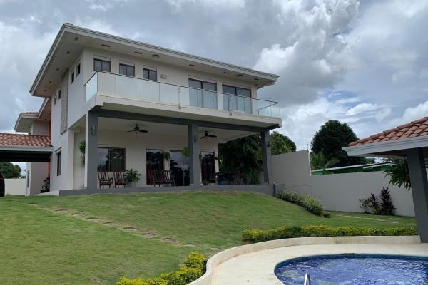 Venta de casa en santa clara, la chorrera