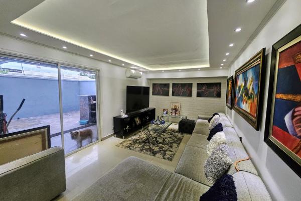 Venta casa remodelada en crystal spring en condado del rey