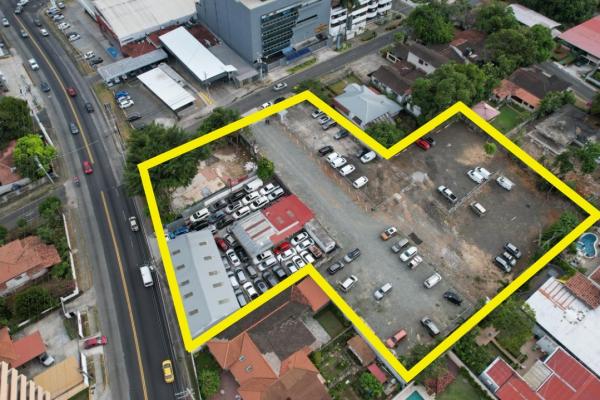 Venta de terreno en via cincuentenario