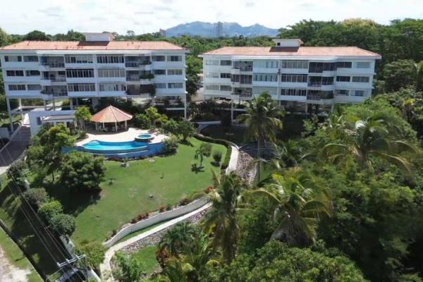 Condominio de 4 recámaras con vista al mar mirados las lajas