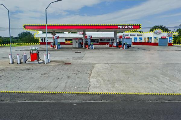 Venta de gasolinera con 2 locales comerciales en penonomé