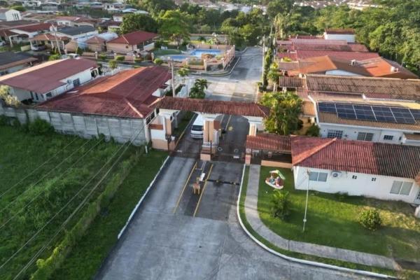 Venta de casa en quintas de gratamira, entre crisol y brisas