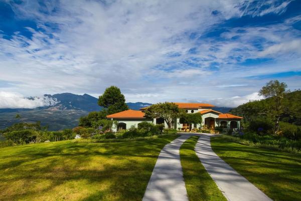 Experimenta la felicidad en esta impresionante casa de jaramillo