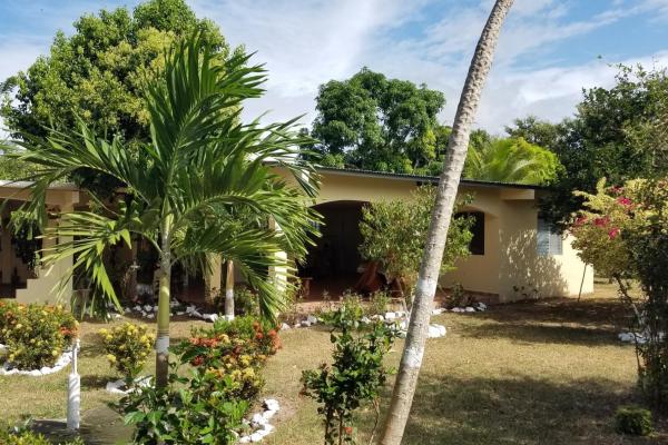 Lote de 1.4 hectáreas con casa de campo en río hato