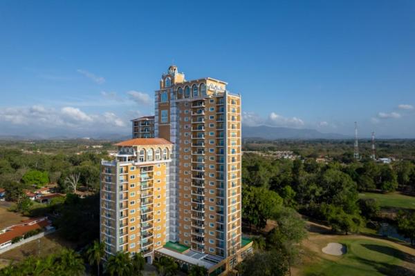 Condominio de 2 recámaras en ph el alcazar coronado panamá