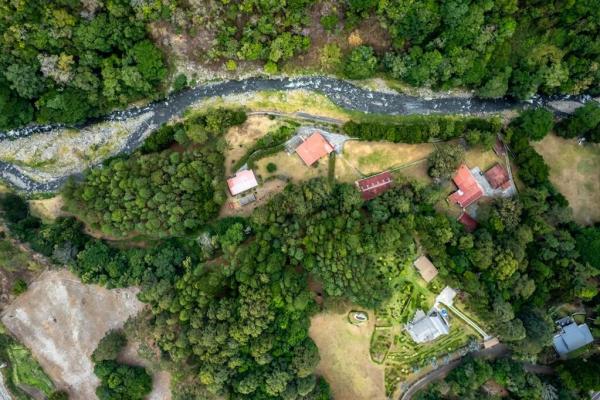 Hermosa finca: un paraíso junto al río en paso ancho volcán