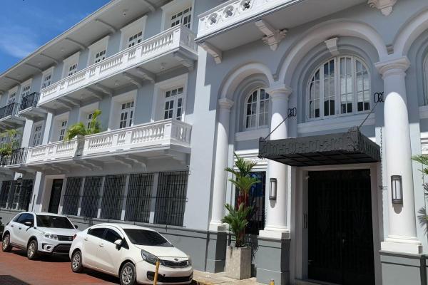 Apartamento amoblado en ph star & herald se vende