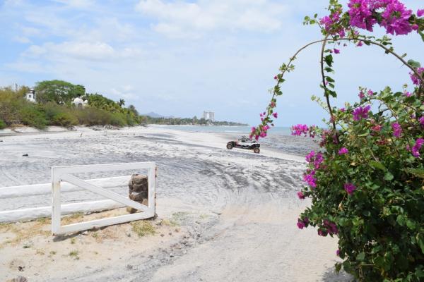 Apartamento de playa en venta, punta barco resort , a pasos del mar