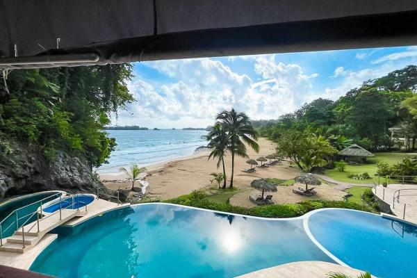 Venta de villa en red frog bocas del toro