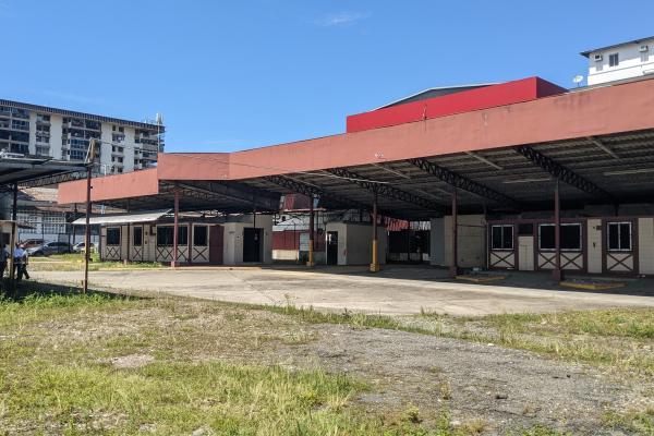 Venta de terreno en la ave. justo arosemena