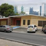 Local comercial con bodega en alquiler