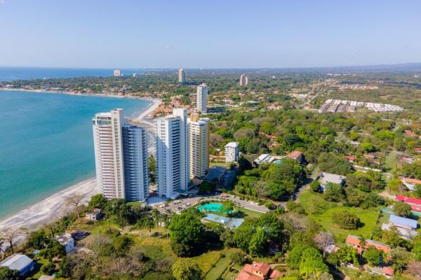 Condominio frente al mar bahía gorgona cerca de coronado