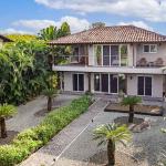 Casa con vista al mar en pedasi con piscina