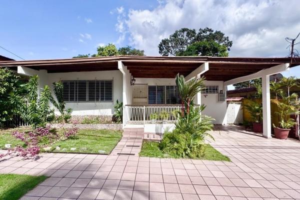 Venta de casa en altos de betania