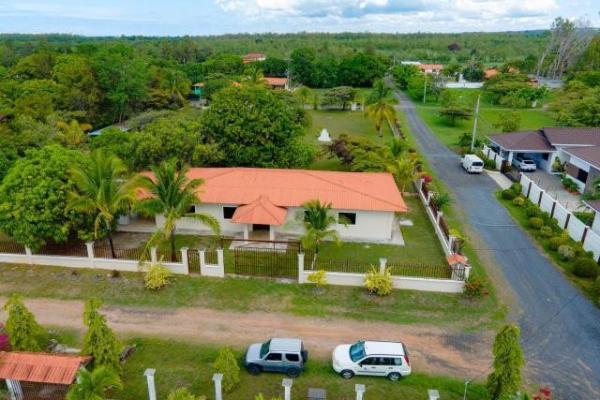 Hermosa casa en san josé cerca de coronado panamá